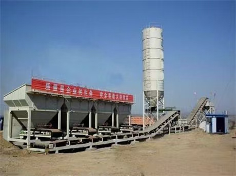 湖北600噸穩(wěn)定土攪拌站生產線