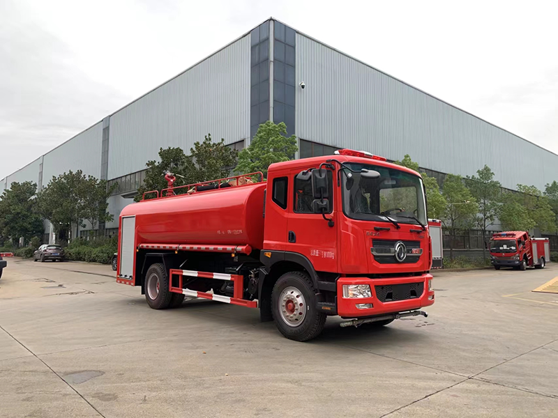 東風大多利卡（D9）單排綠化消防灑水車